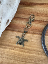 Load image into Gallery viewer, Turtle Keyrings
