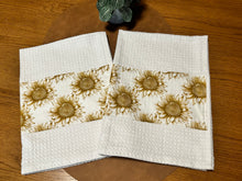 Load image into Gallery viewer, Tea Towel Set - Rustic Sunflower
