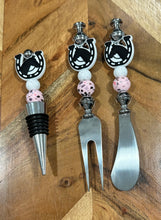 Load image into Gallery viewer, Beaded Cheese Knife &amp; Wine Stopper Set - Design 16
