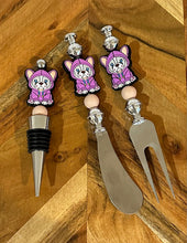 Load image into Gallery viewer, Beaded Cheese Knife &amp; Wine Stopper Set - Design 5
