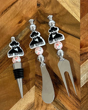 Load image into Gallery viewer, Beaded Cheese Knife &amp; Wine Stopper Set - Design 3
