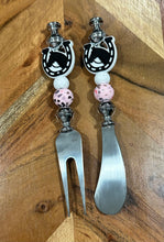 Load image into Gallery viewer, Beaded Cheese Knife &amp; Wine Stopper Set - Design 16
