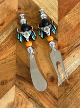 Load image into Gallery viewer, Beaded Cheese Knife &amp; Wine Stopper Set - Design 2
