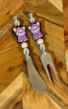 Load image into Gallery viewer, Beaded Cheese Knife &amp; Wine Stopper Set - Design 5
