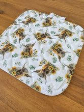 Load image into Gallery viewer, Insulated Pot Holder - Sunflower Highland - Leaves Design
