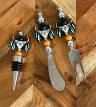 Load image into Gallery viewer, Beaded Cheese Knife &amp; Wine Stopper Set - Design 2
